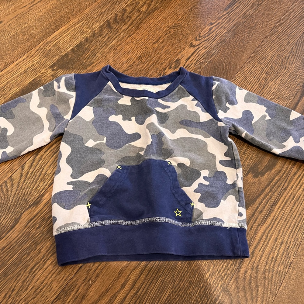Egg Collective blue sweatshirt size 2T - blue camo